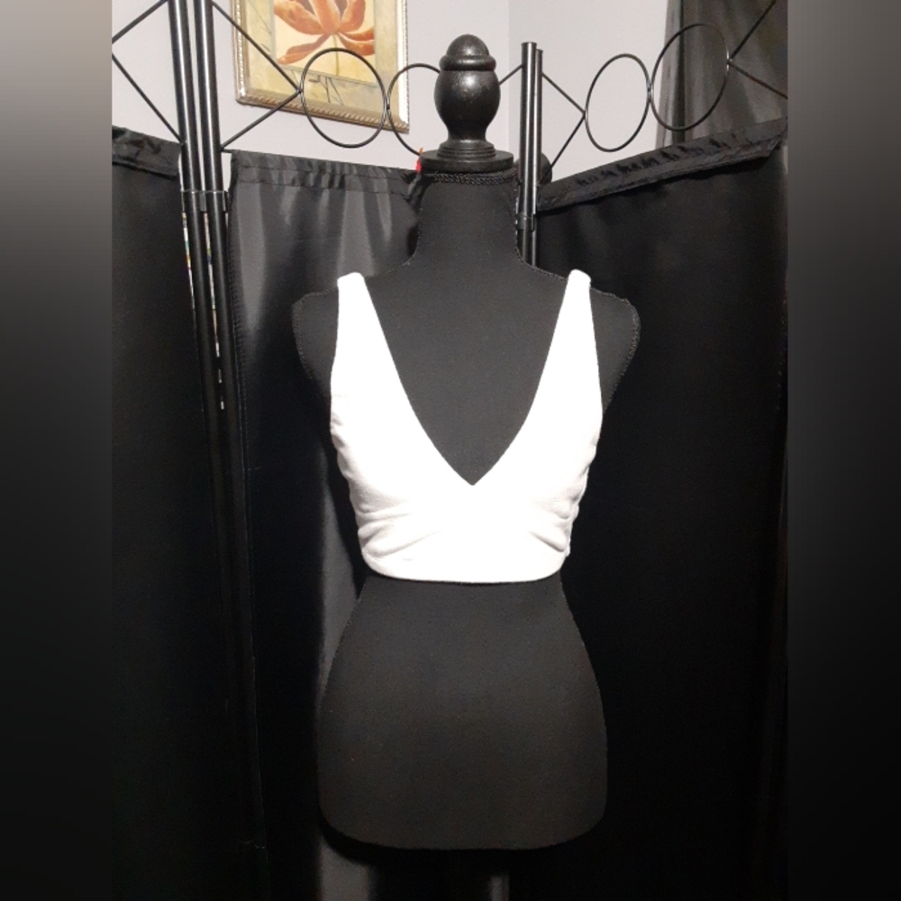 BP White Bra Tank Top White Size Medium V Neck Active Athletic Yoga